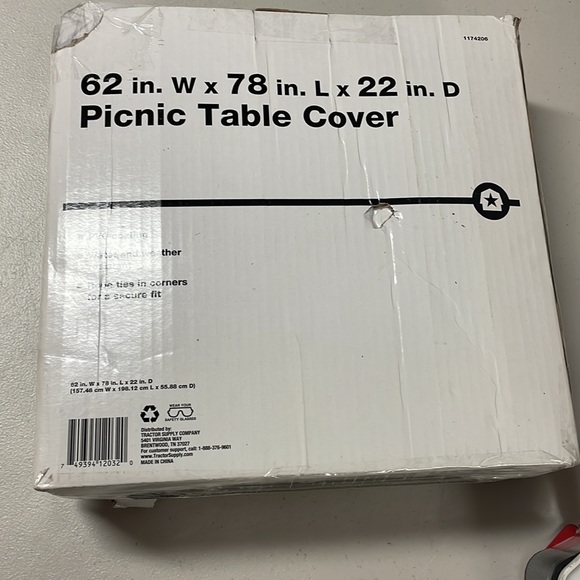 Picnic table cover Weather and water resistant - Picture 8 of 9